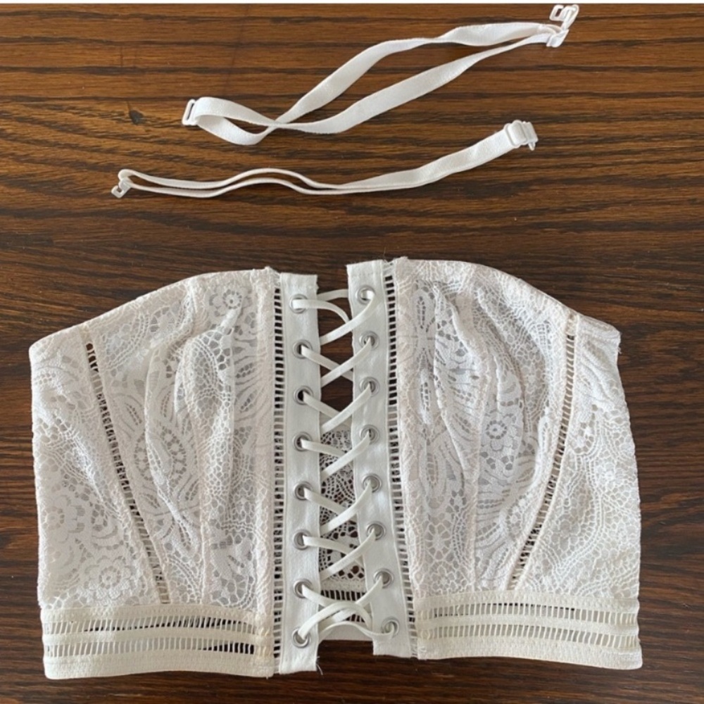 Victoria’s Secret • White Lace Corset Top